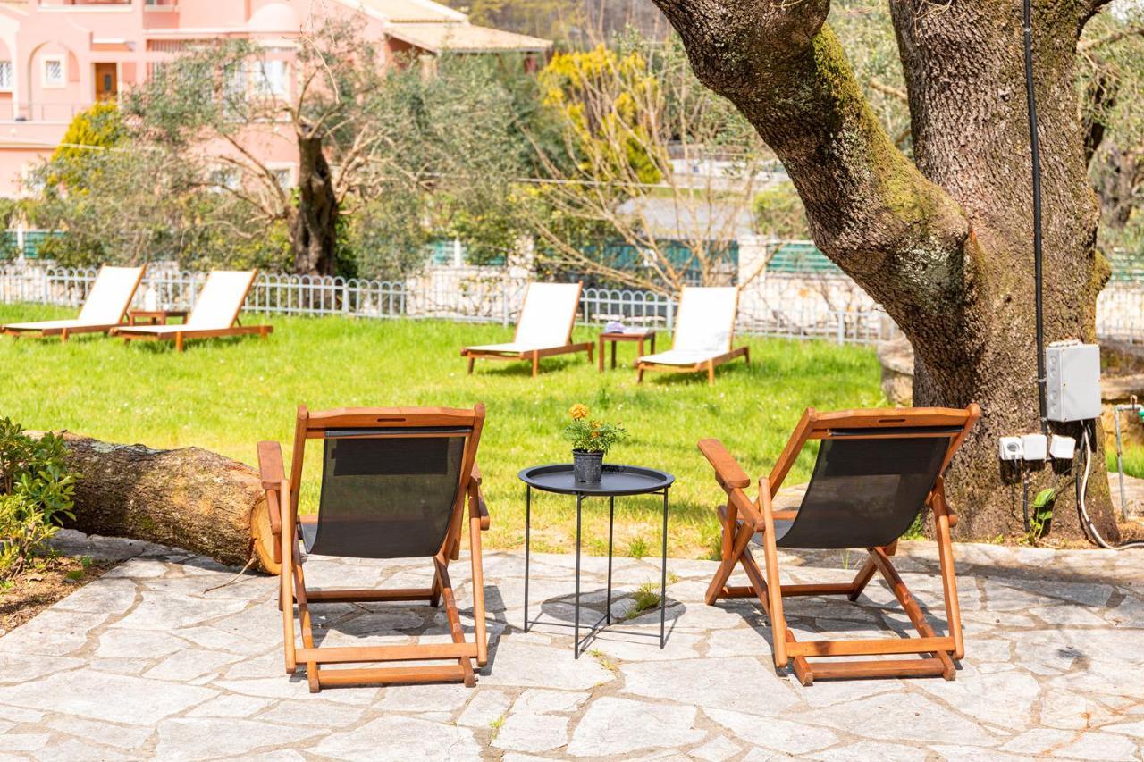 Spyrelia Villa With Private Pool & Outdoor Hot Tub Dassia  Buitenkant foto