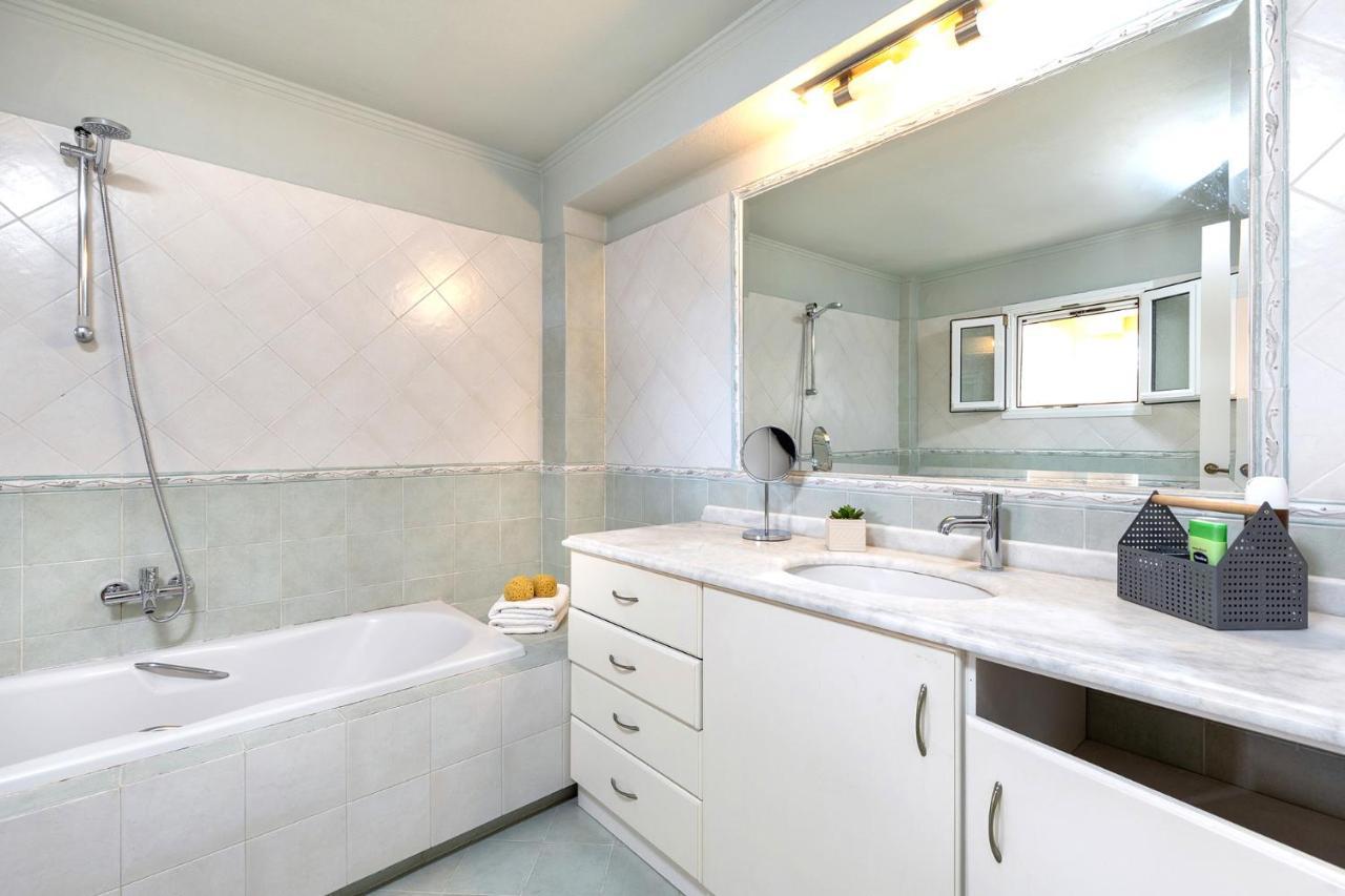 Spyrelia Villa With Private Pool & Outdoor Hot Tub Dassia  Buitenkant foto