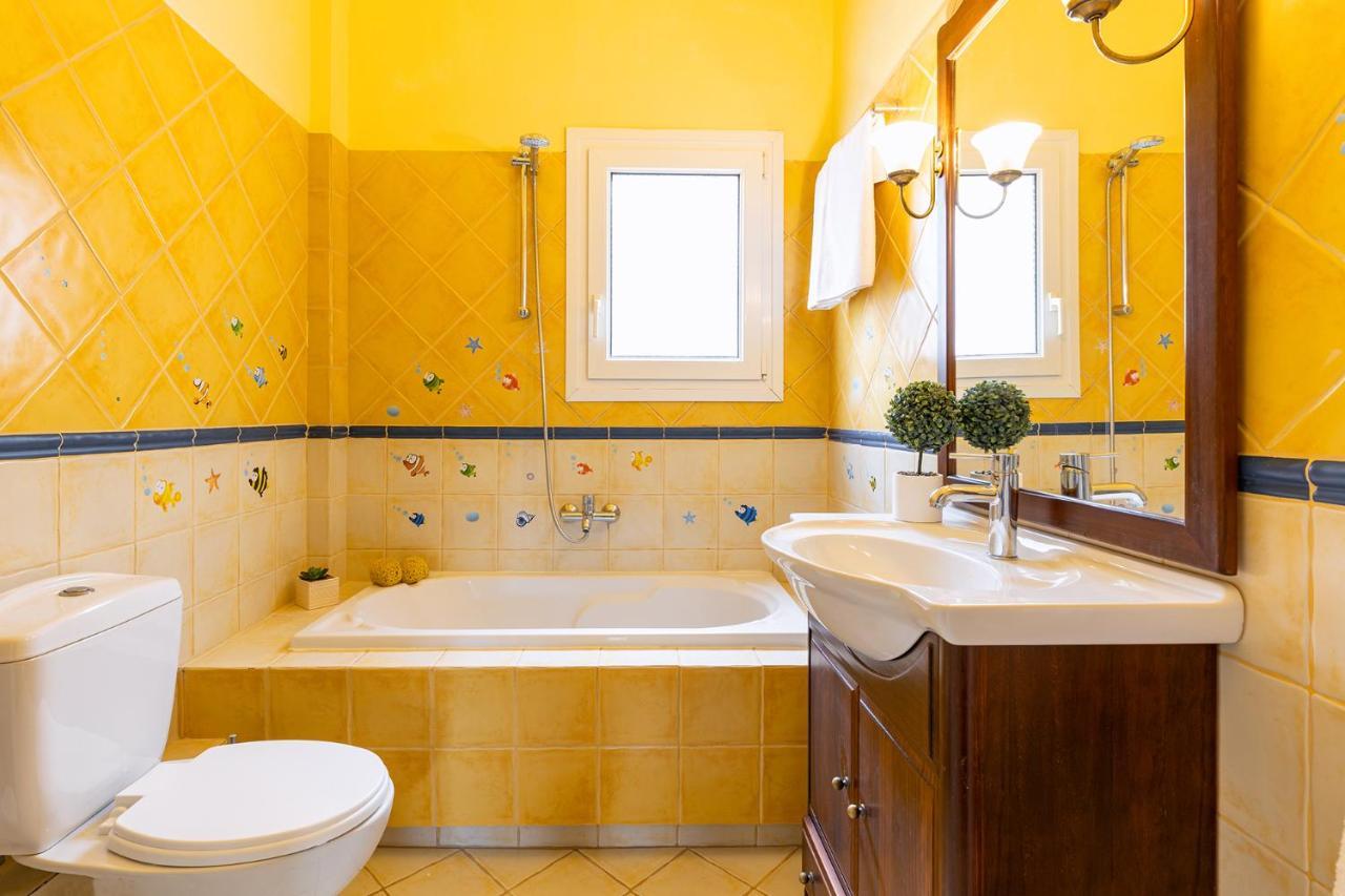 Spyrelia Villa With Private Pool & Outdoor Hot Tub Dassia  Buitenkant foto